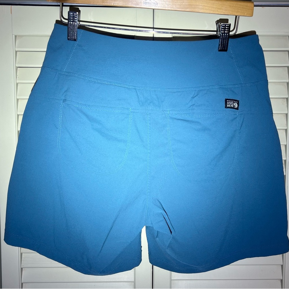 Mountain Hardwear Women’s Dynama shorts - Picture 2 of 4
